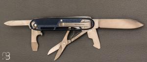   Couteau Synergy X Alox Bleu par Victorinox - 0.8226.22