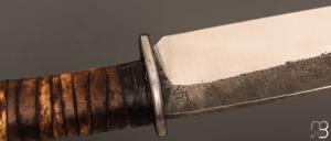   Couteau de chasse par Laurent Gaillard et Pierre Henri Monnet - Os de cerf et acier 100C6