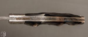    Couteau " liner-lock custom " par Alain & Joris Chomilier - Corne de Springbok et damas Chad Nichols