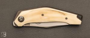  Couteau " Archos " custom par Thierry Savidan - Ivoire de phacochère et CPM154CM