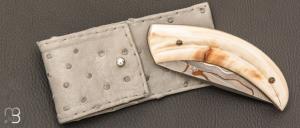   Couteau " Pièce unique " par Alain & Joris Chomilier - Damas carbone de Baker Forge et dent de phacochère