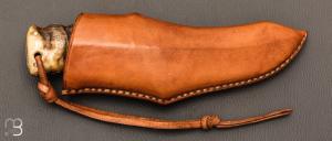    Couteau droit " L'outil " par Pierre Reverdy - Corne de mouflon et Boehler K720