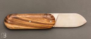 Couteau " Le Cerbère® " pliant par l'Atelier Les 2 Diables - Pistachier et 14c28N