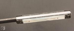 Couteau " lock back " par Eric Depeyre - Fibre de carbone et nacre