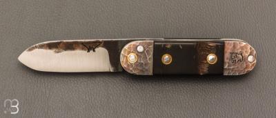 Couteau " Bouledogue allongé " XC75 et buffle fait main par Frédéric Marchand