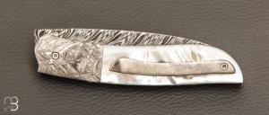   Couteau  " GYR " front-flipper par Tim Bernard - Nacre blanche et météorite