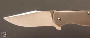 Couteau " Large Bear Flipper " titane par Ray Laconico