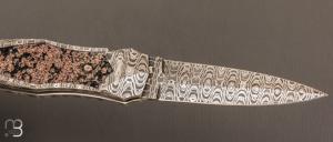   Dague pliante custom par Alain & Joris Chomilier - Damas Vegas Forge et Windowframe Jaspe