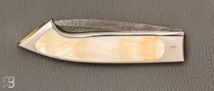   Couteau  "  120 Méditerranée " par Charles Bennica - Nacre jaune et damas  d'Anthony Brochier