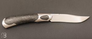 Couteau " Legend " pliant artisanal de Cyril Kalisz - Fatcarbon Spacecoral et RWL34