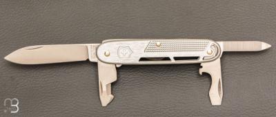   Couteau Synergy Alox Silver par Victorinox - 0.8216.26