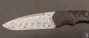  Couteau " Duc9  " custom par Nicolas Kowal - Fibre de carbone et lame en Damasteel® Aegir