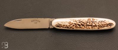 Couteau de poche modle "Navette" par Berthier - Bois de Cerf et lame inoxydable