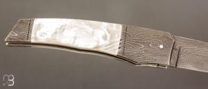   Couteau " liner-lock custom " par Alain & Joris Chomilier - Nacre et damas de Chad Nichols