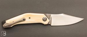  Couteau " Archos " custom par Thierry Savidan - Ivoire de phacochère et CPM154CM