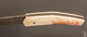   Couteau " custom " de Alain & Joris Chomilier - Ivoire de phacochère et damas "spirographe" de Vegas Forge