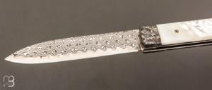 Couteau " lock back " par Eric Depeyre - Fibre de carbone et nacre