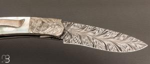   Couteau  " GYR " front-flipper par Tim Bernard - Nacre blanche et météorite