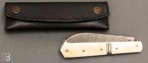    Couteau " Interprétation Yssingeaux " par Erwann Aubriet - Ivoire de phacochère et lame damas twist