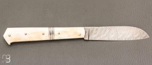    Couteau " Interprétation Yssingeaux " par Erwann Aubriet - Ivoire de phacochère et lame damas twist