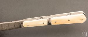    Couteau " Interprétation Yssingeaux " par Erwann Aubriet - Ivoire de phacochère et lame damas twist