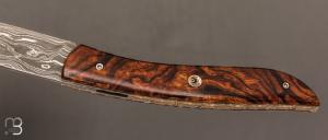 Couteau  " le Névé " pliant  par Tim Bernard - Loupe de Bois de fer et lame damas