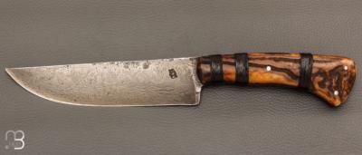    Couteau " Primitif " droit forgé par Pierre Henri Monnet - Bois de cerf et damas carbone