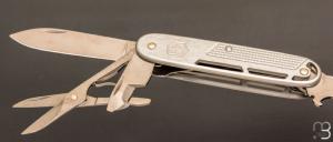   Couteau Synergy X Alox Silver par Victorinox - 0.8226.26