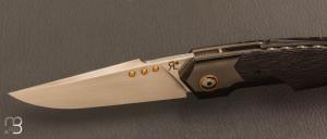   Couteau " Front-flipper " custom par Romain Lopez - Fibre de carbone "Sidecut" et RWL34