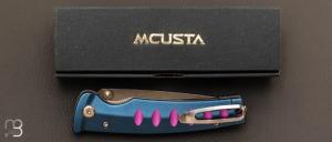 Couteau pliant MC-43C Katana aluminium bleu inserts violets damas sanmai par MCUSTA