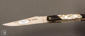 Couteau Laguiole en Aubrac Prestige modèle Howlite Gold & Ebène