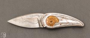   Couteau " Ammonite " par Alain & Joris Chomilier - Fossile d'Ammonite et Damas Carbone Cuivre