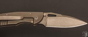   Couteau " Liner-Lock Titane  " custom par Sacha Thiel