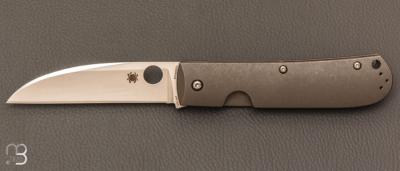 Couteau " Swayback " par SPYDERCO - Titane et lame en CTS-XHP