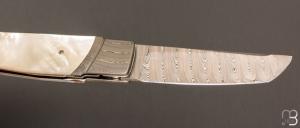   Couteau " Chiudibile  " custom par Fabrizio Silvestrelli - Nacre blanche et lame damas