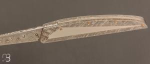   Couteau " HBP80 " de poche custom par Des Horn - Météorite Gibéon et Damasteel