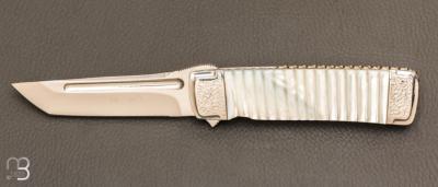   Couteau " Liner lock " custom par Koji Hara - Nacre blanche