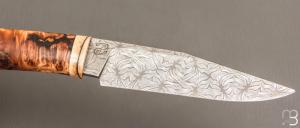   Couteau droit par Nicolas Mestrallet - Atelier du couteau de Vaunaveys - Lame forgée acier damas mosaïque et marronnier stabilisé