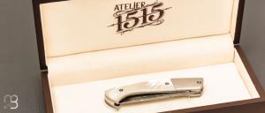    Couteau 1515 collection " 20 ans N°1/20 " par Manu Laplace - Nacre blanche et lame en damas inoxydable