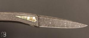   Couteau " Liner-Lock " par Alain & Joris Chomilier - Damas inoxydable Chad Nichols