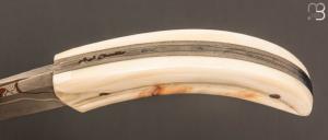   Couteau " Pièce unique " par Alain & Joris Chomilier - Damas carbone de Baker Forge et dent de phacochère