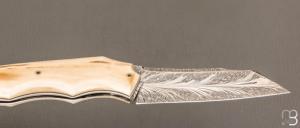   Couteau " Tetrao " custom par Cyril Doche - Mammouth et damas plume