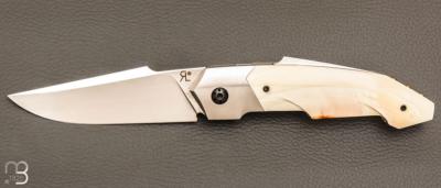 Couteau " Front-flipper " custom par Romain Lopez - Ivoire de phacochère et RWL34