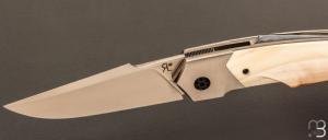 Couteau " Front-flipper " custom par Romain Lopez - Ivoire de phacochère et RWL34