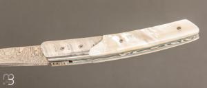   Couteau " Pièce unique " custom par Des Horn - Nacre et Damas