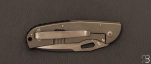   Couteau " Liner-Lock Titane  " custom par Sacha Thiel