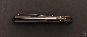   Couteau " Liner-Lock Titane  " custom par Sacha Thiel