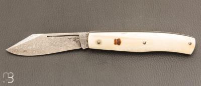  Couteau " Trappeur " custom à cran plat de Julien Baillon - Ivoire de phacochère et Damasteel