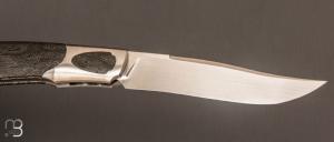 Couteau " Legend " pliant artisanal de Cyril Kalisz - Fatcarbon Spacecoral et RWL34