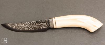    Couteau droit fait main par Jean Paul Sire - Ivoire de Phacochère et Damas